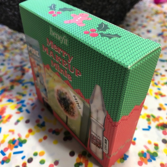 NIB! benefit Cosmetics 
Merry Makeup Minis Set - Picture 4 of 10